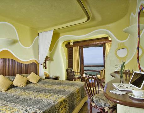 Værelset set indefra på Mara Serena Safari Lodge kenya 3 africa tours