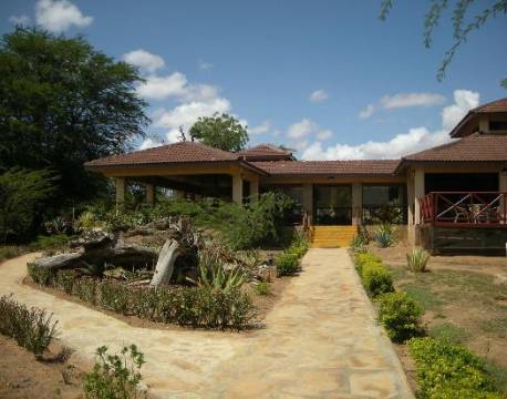 Ashnil Aruba Lodge, Kenya 5 africa tours
