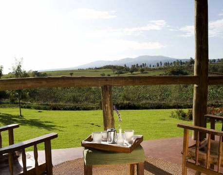 En smuk udsigt kan nydes fra værelset på Ngorongoro Farm House, Ngorongoro Krateret, Tanzania 11 africa tours