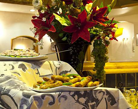 Altid en lækker buffet på Hotel Safari, Windhoek, Namibia 7 africa tours